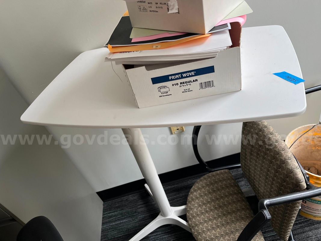 White Rolling Computer Stand
