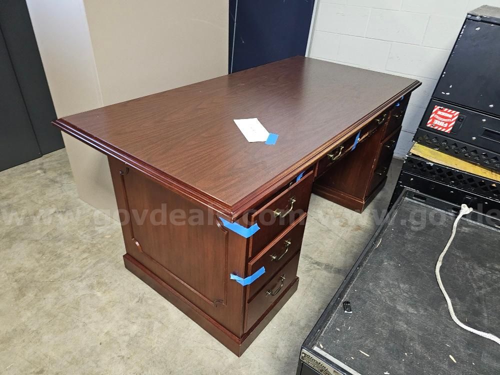 Desk 5