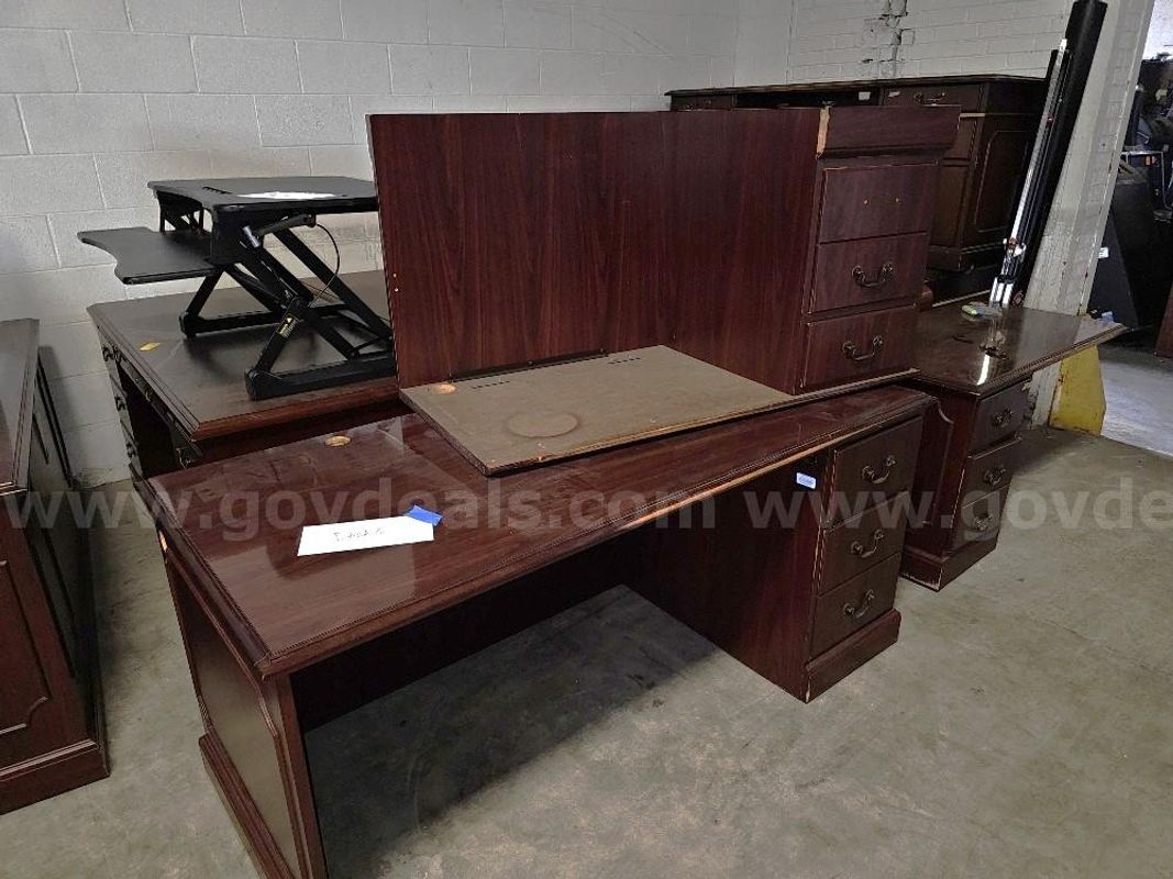 Desk 6