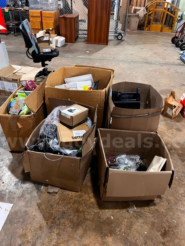 Lot of miscellaneous Office Supplies, Decorations, coffee market etc.