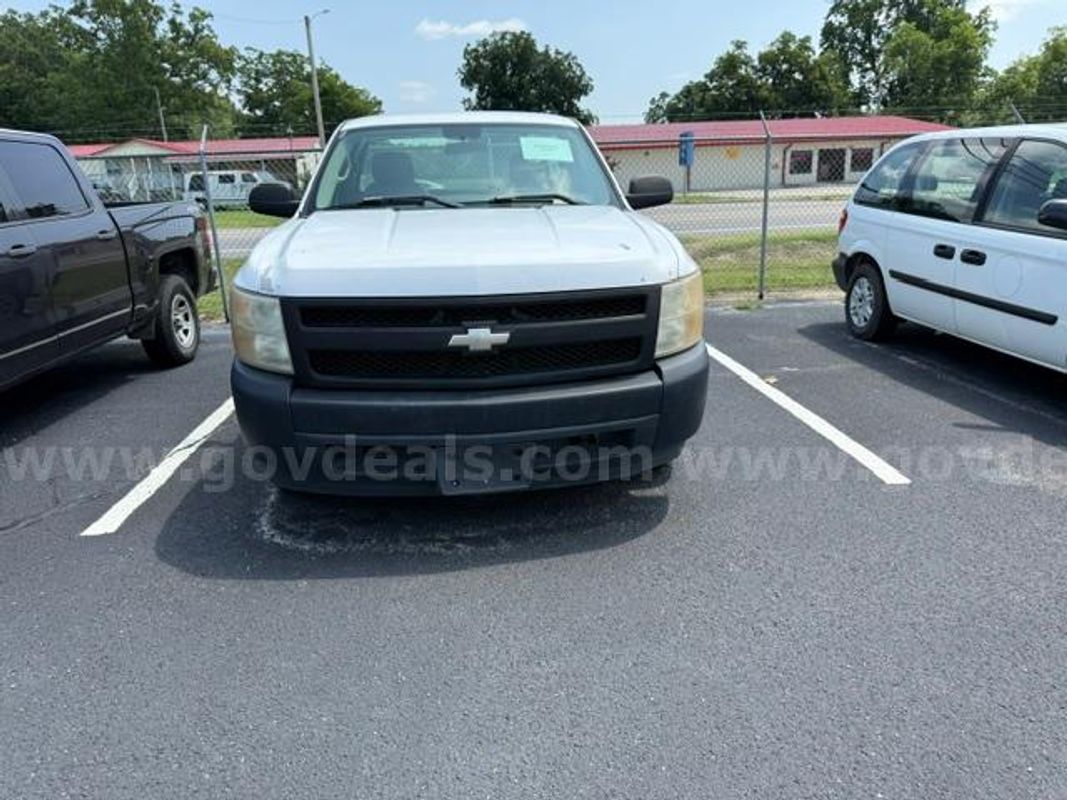 2007 Chevrolet Silverado 1500 Work Truck 2WD