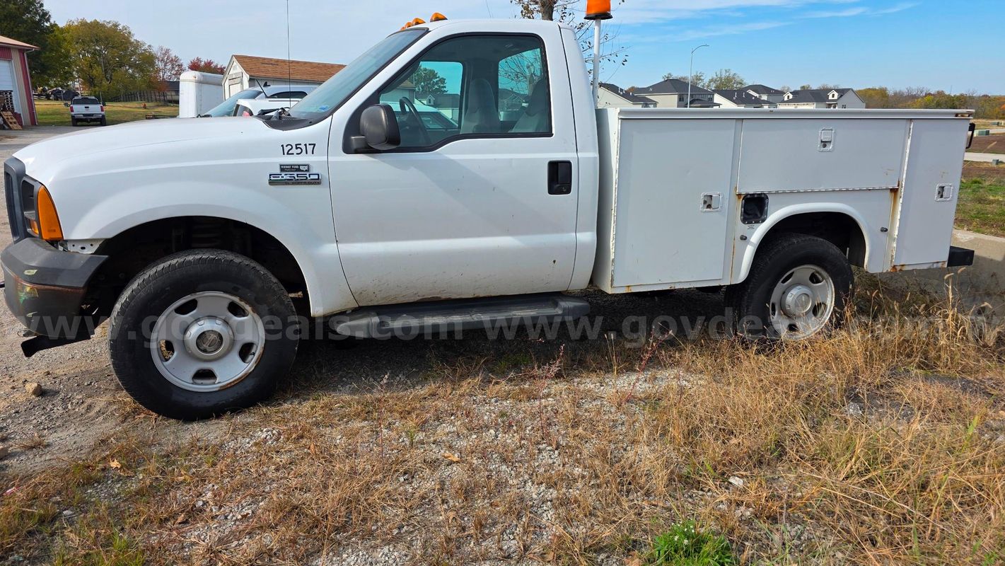 2006 Ford F-350 SD XL 4WD