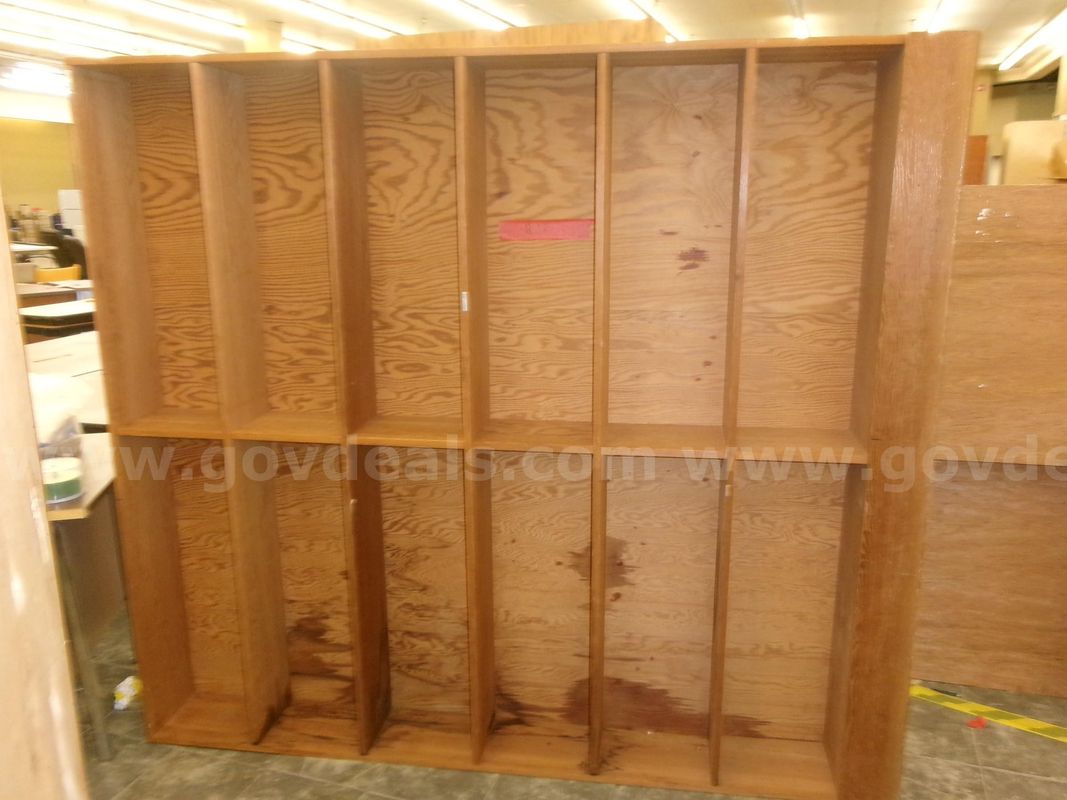 LOCKER UNIT