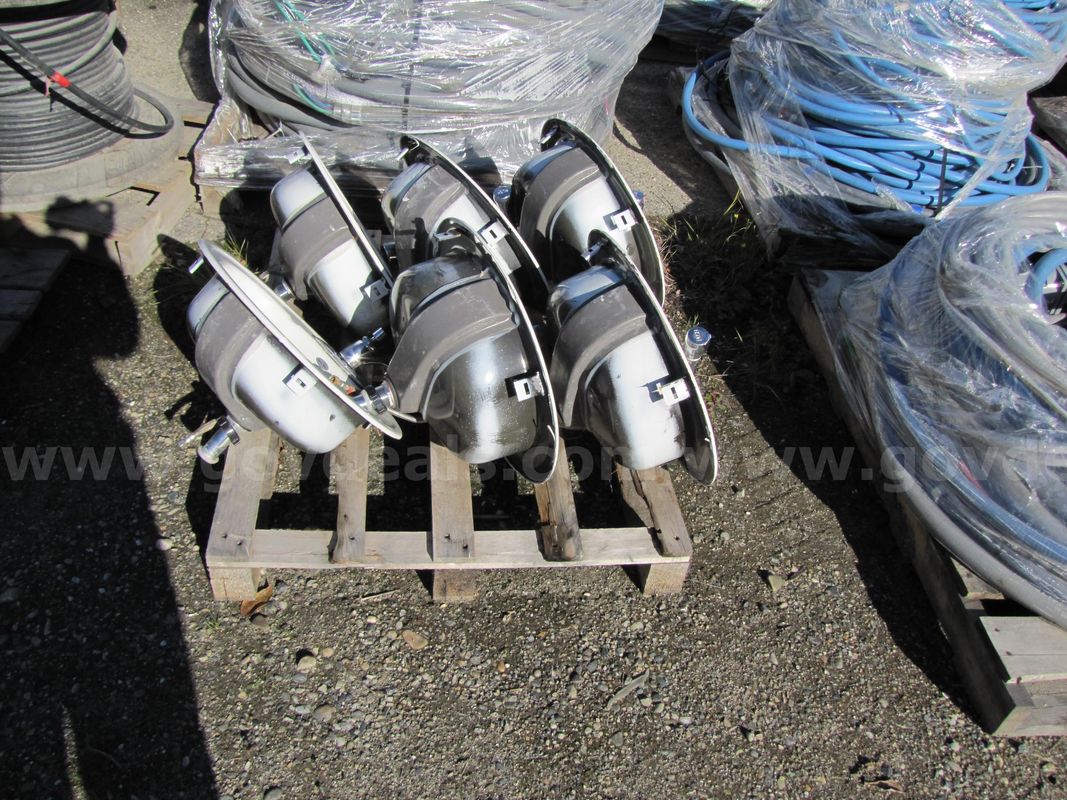 Pallet of sinks